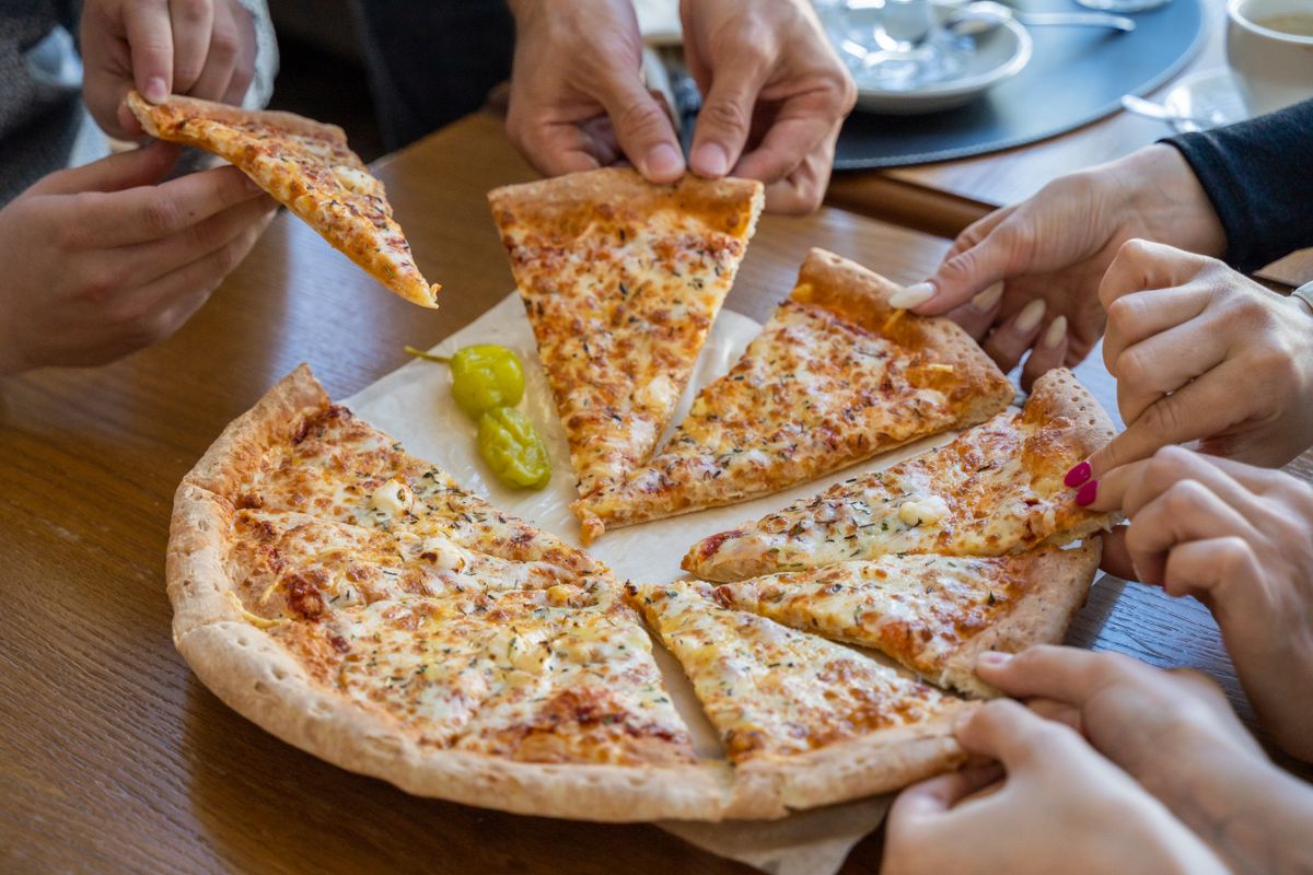 Compartilhando pizza